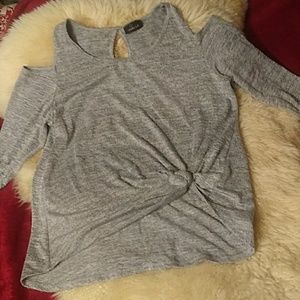 Evolve LA cold shoulder top sz M/L